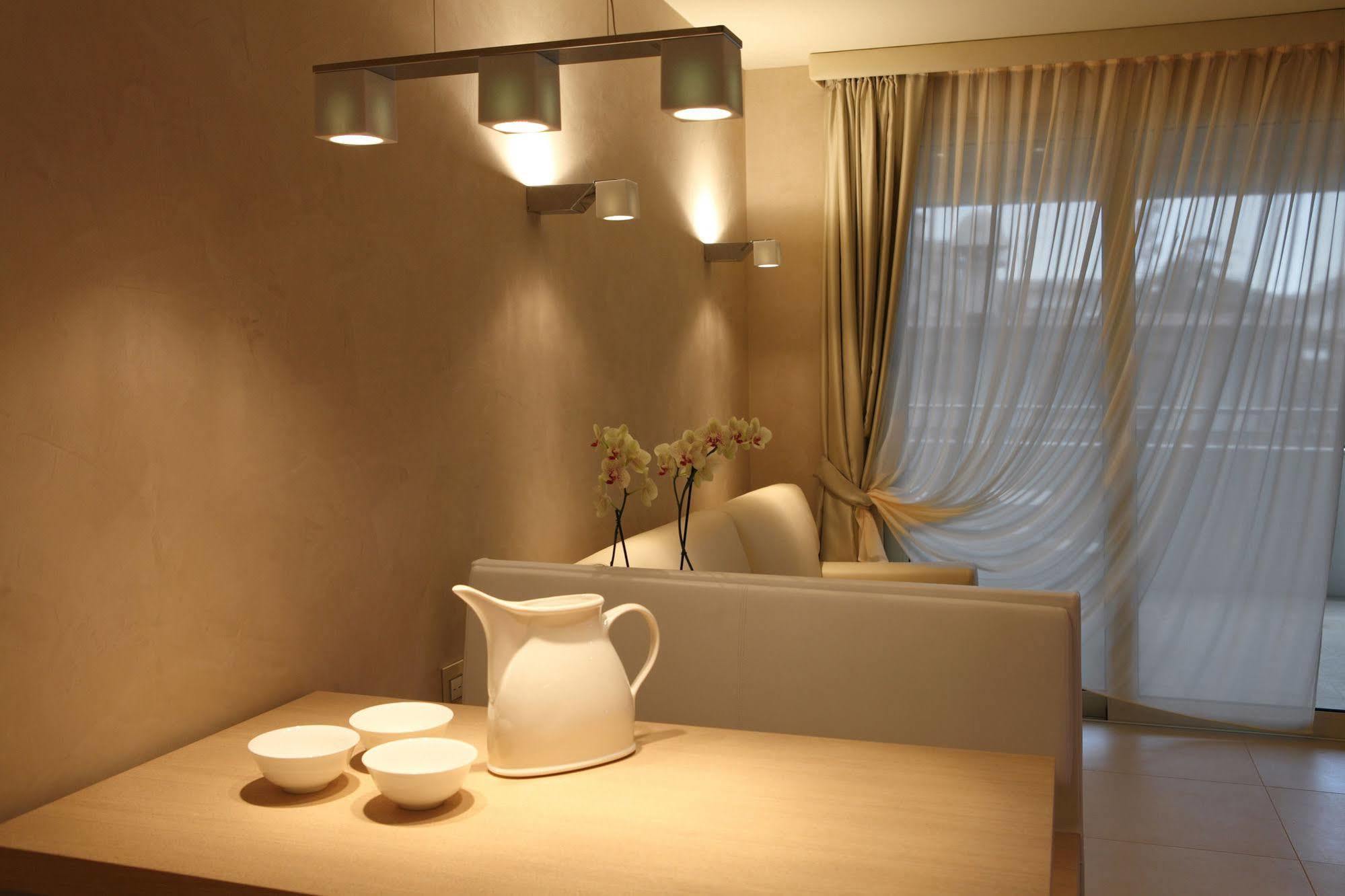 & Mirabel Aparthotel